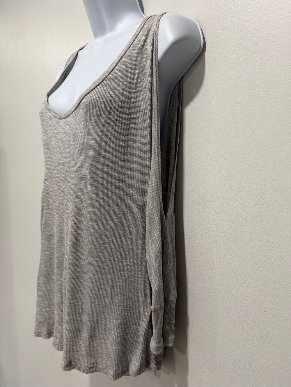 Lightweight Scoop Neck Long Sleeve Cold Shoulder Top in Gray - Picture 2 of 4